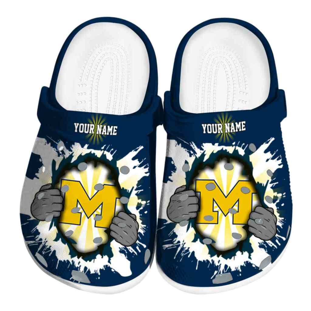 Customized Michigan Wolverines Gripping Hand ClogTVC180131