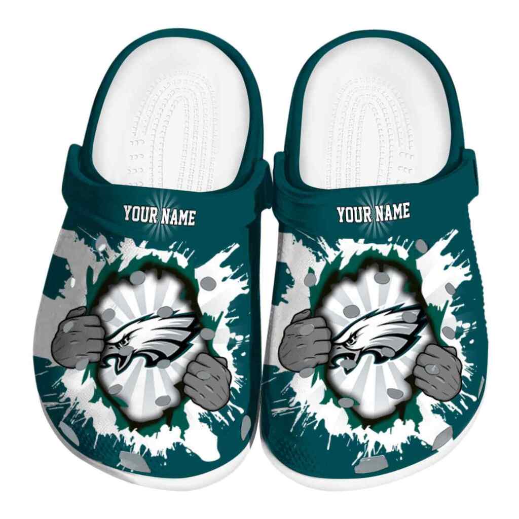 Personalized Philadelphia Eagles Gripping Hand ClogTVC1801135