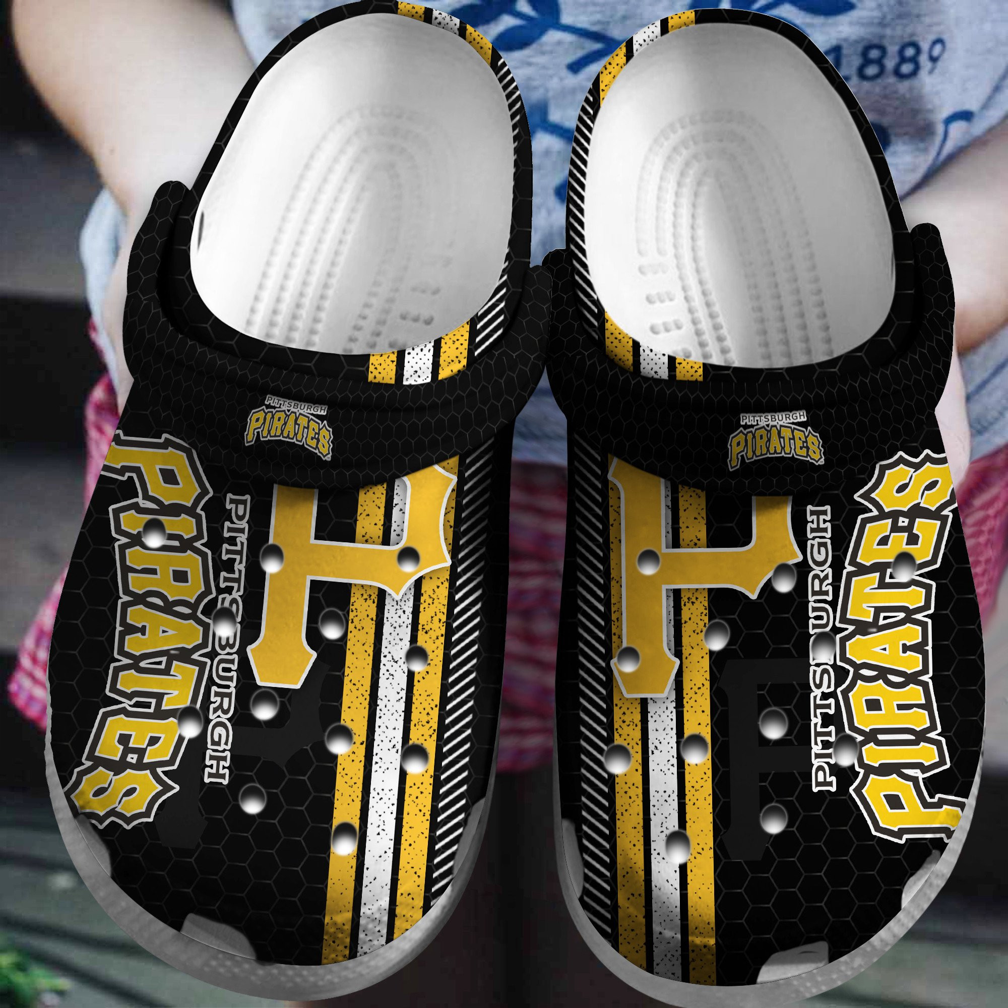 Pirates Black-Yellow Clog Shoesshoes
