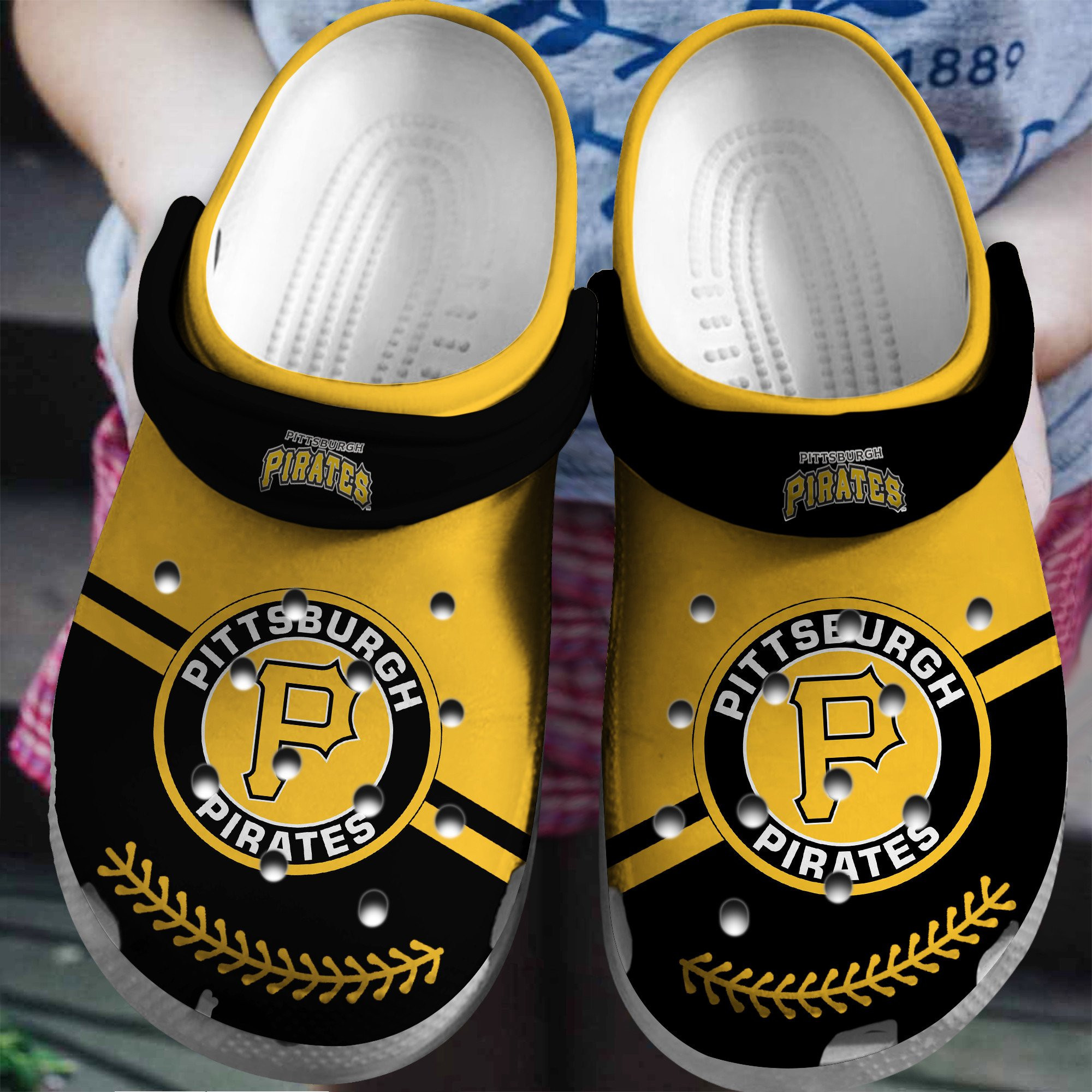 Pirates Yellow-Black Clog Shoesshoes