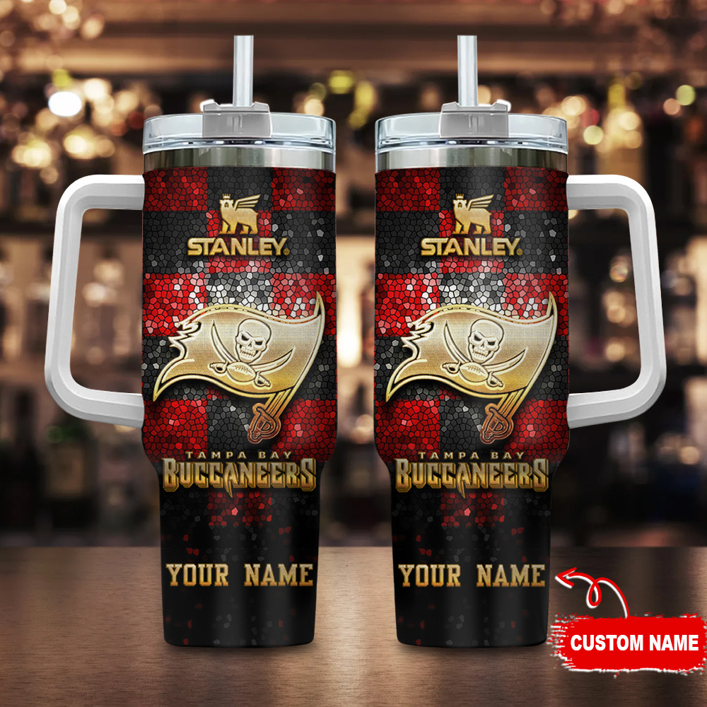 Tampa Bay Buccaneers NFL Glitter Golden Logo Custom Stanley Cup 40 oz 30 oz Tumbler With HandleTVC2301117
